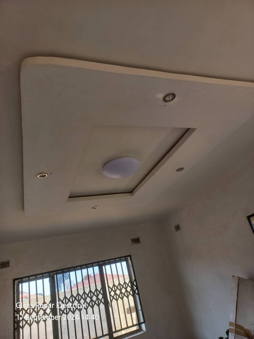 Ceiling downlights installation