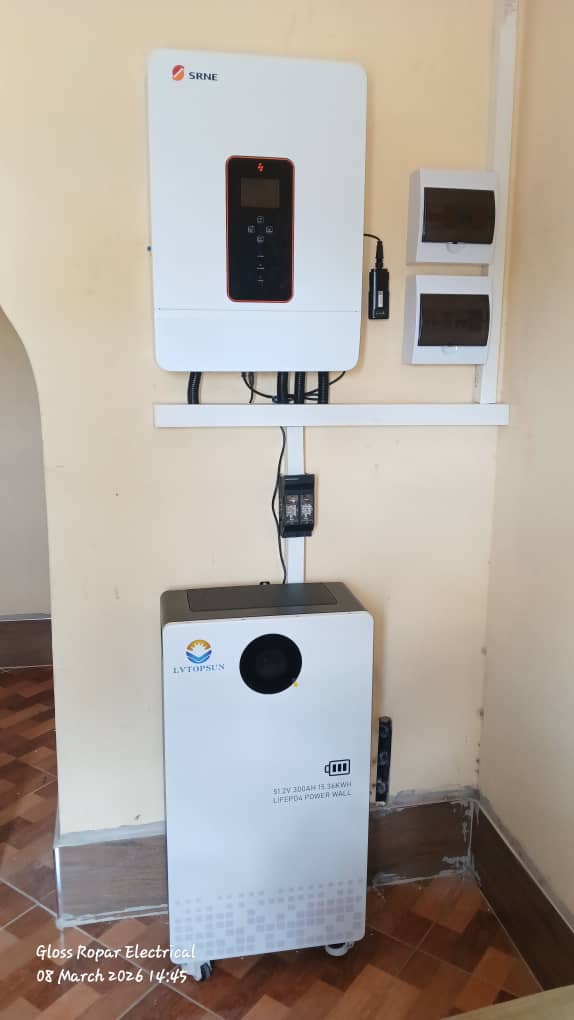 SRNE inverter with LVTopsun battery system